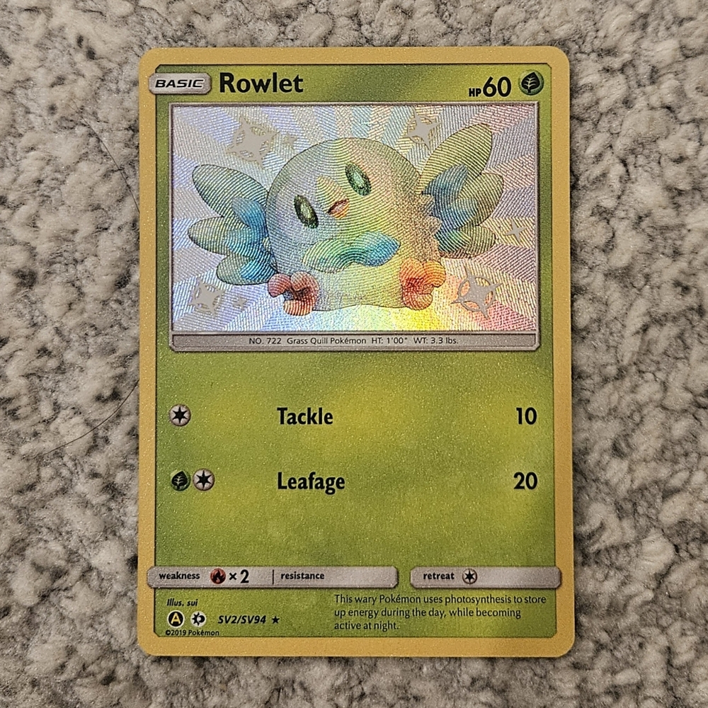 POKEMON TCG Card Rowlet Hidden Fates Shiny Vault Holo Rare SV2/SV94